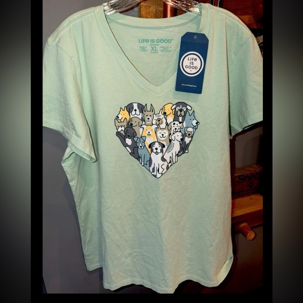 Life is Good mint Green Crusher V-Neck T-Shirt Dogs IN A HEART SHAPE SIZE XL New